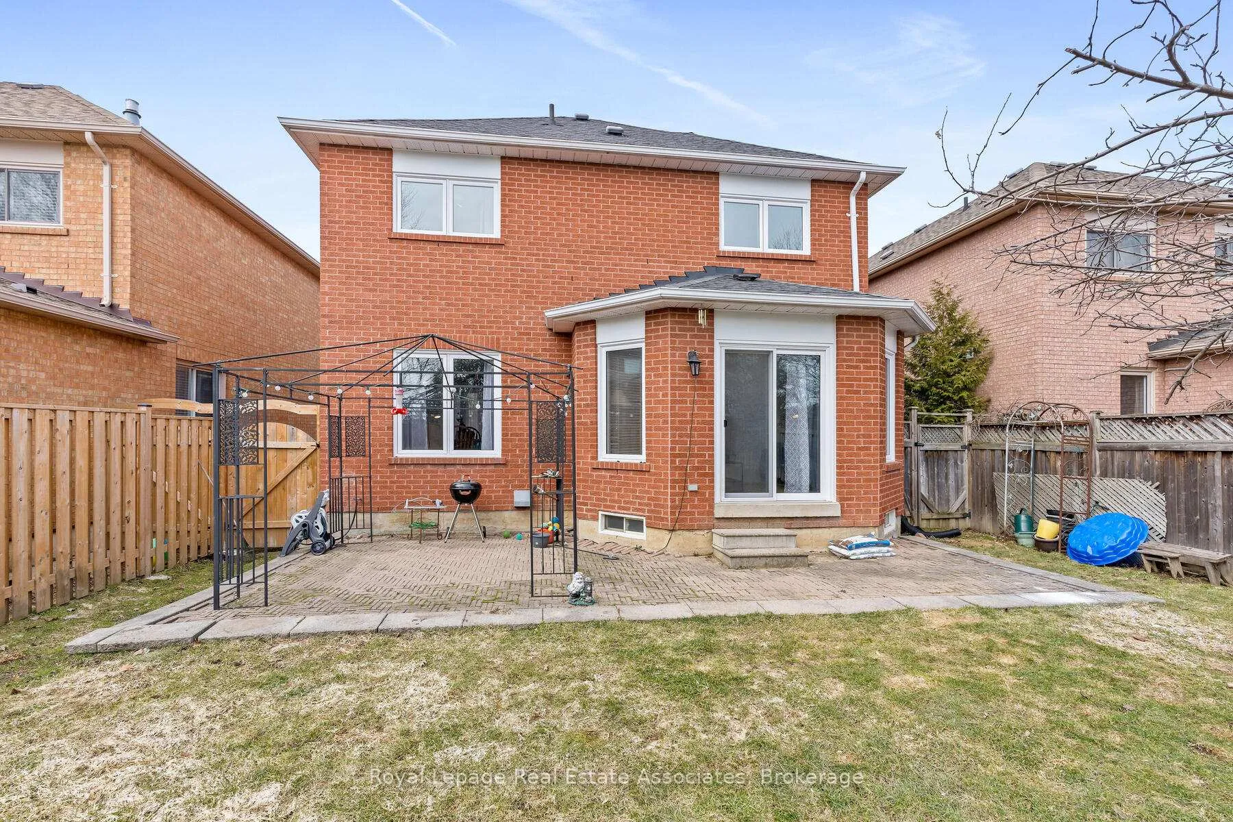 Photo 36 of 80 Lauchlin Crescent, Halton Hills, Georgetown — HOMEH