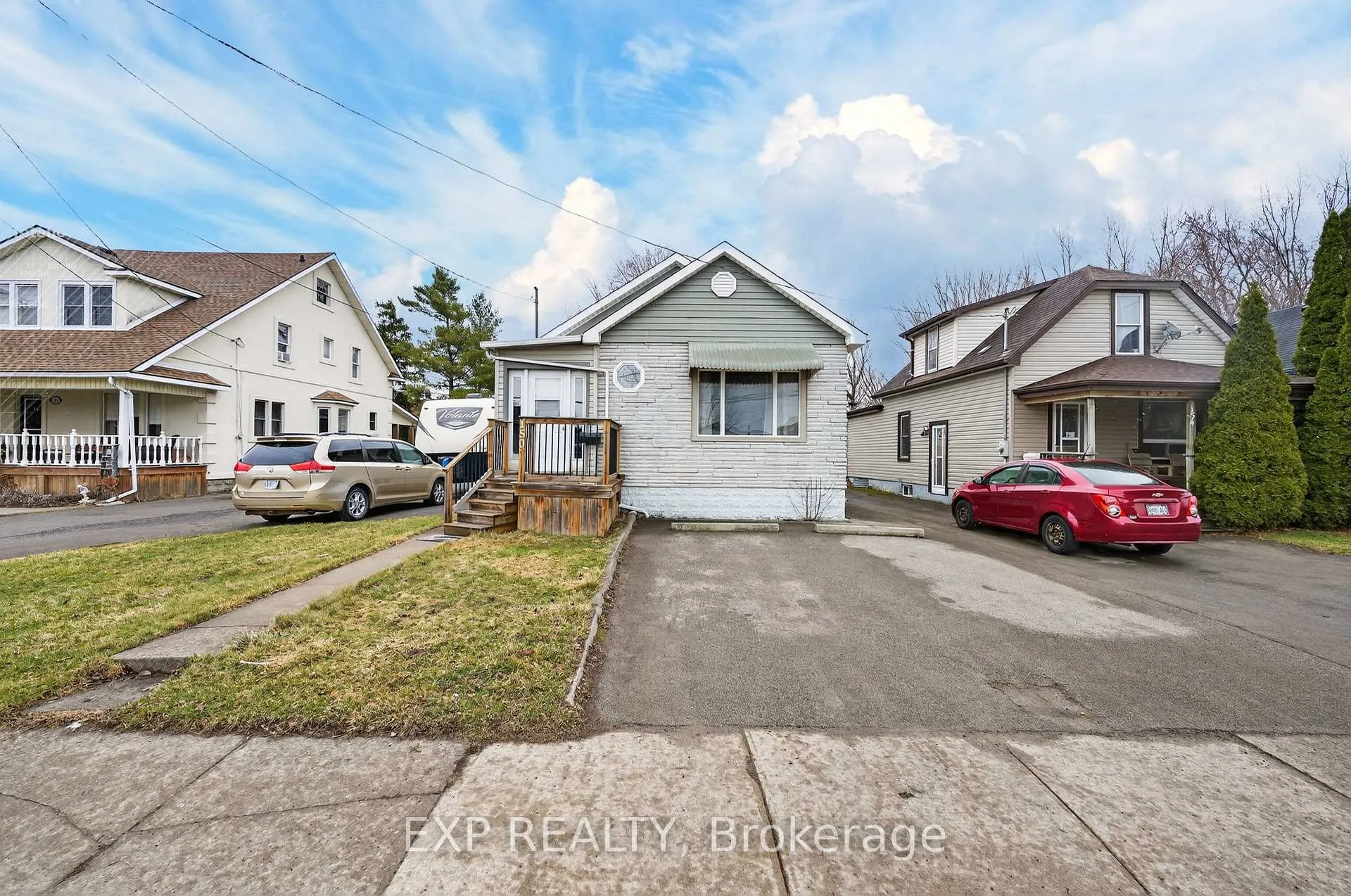 Photo 3 of 150 Crowland Avenue, Welland, Lincoln/Crowland — HOMEH