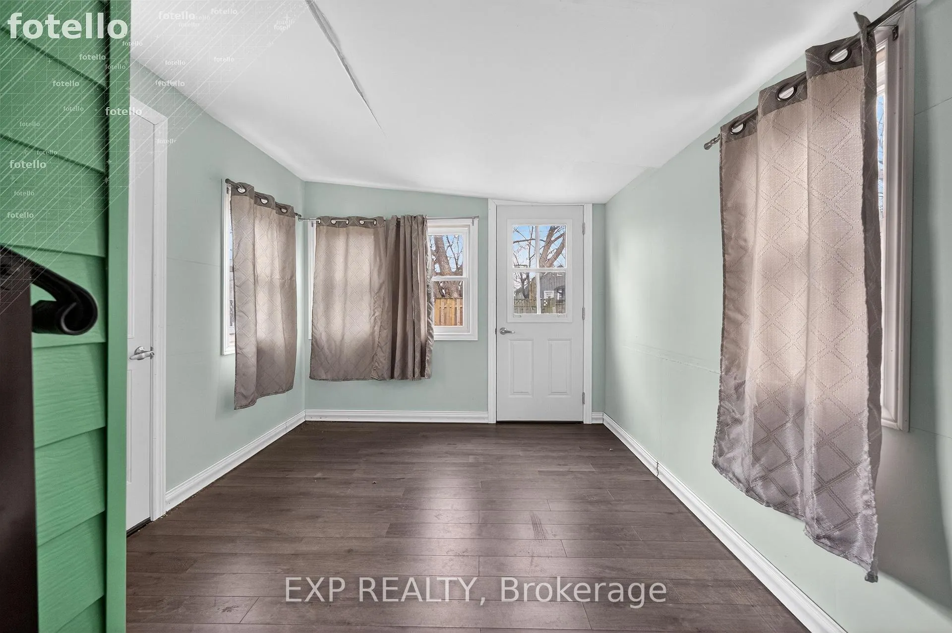 Photo 14 of 150 Crowland Avenue, Welland, Lincoln/Crowland — HOMEH