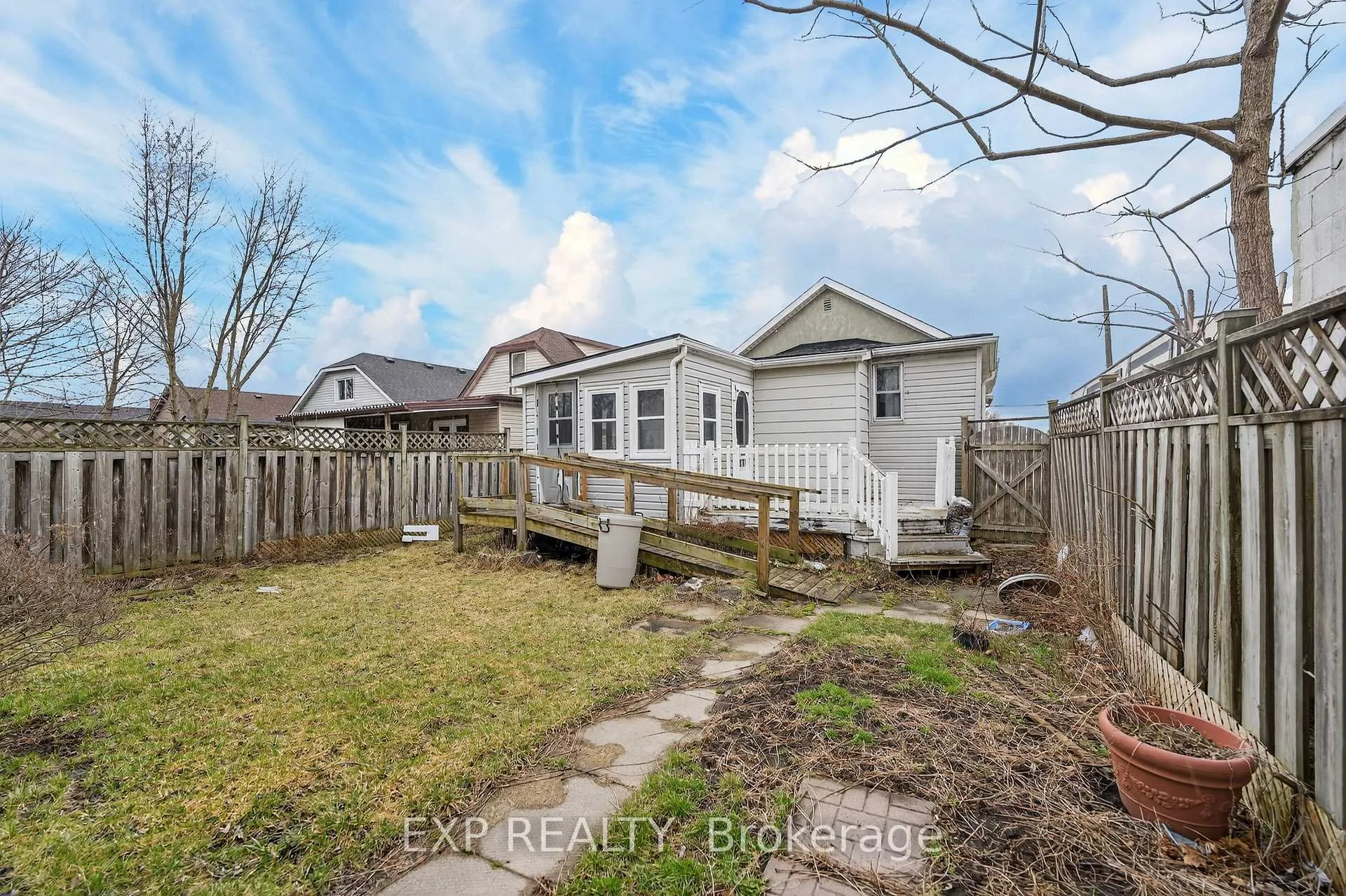 Photo 25 of 150 Crowland Avenue, Welland, Lincoln/Crowland — HOMEH
