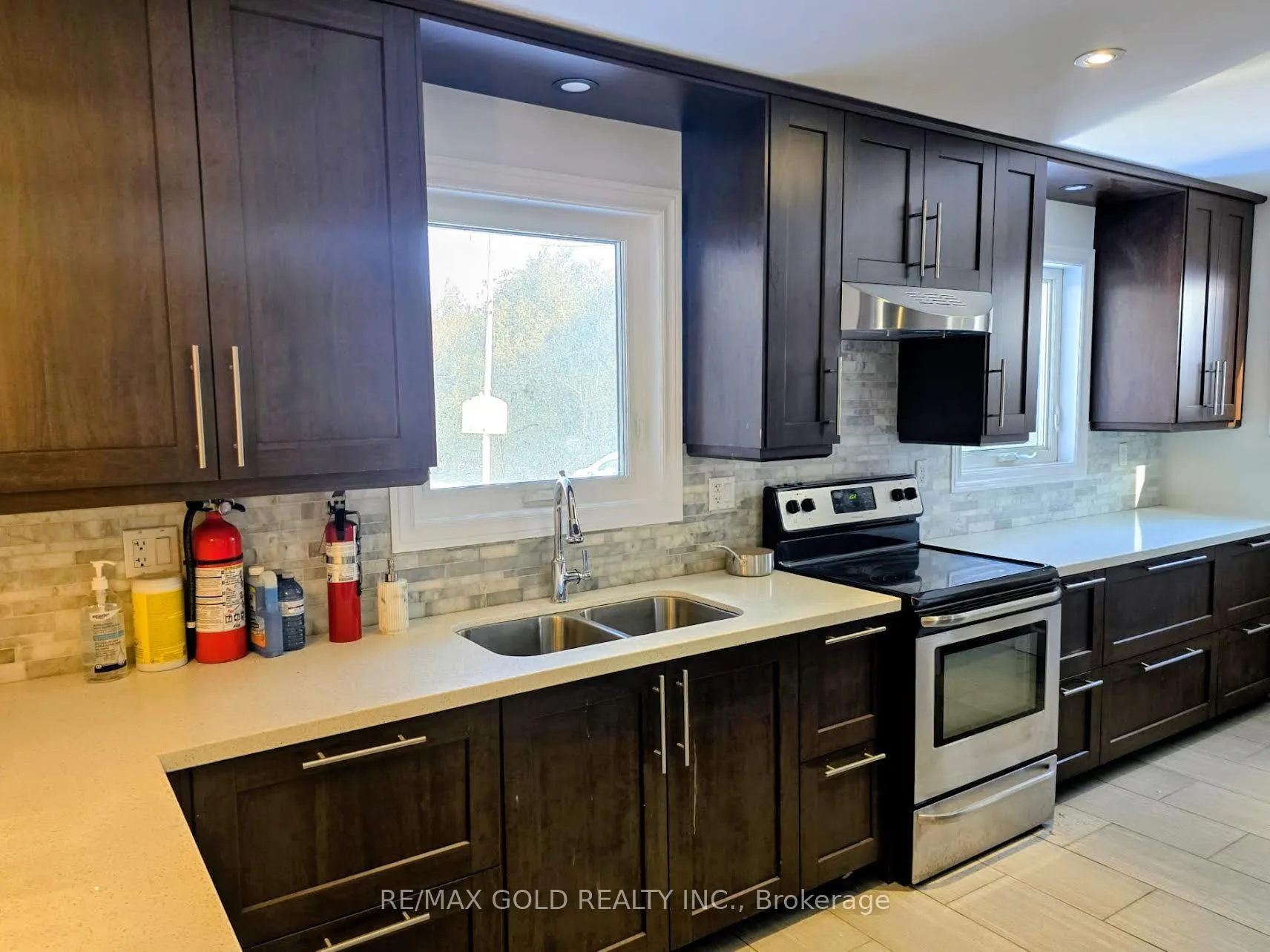 Photo 2 of 10512 Trafalgar Road, Halton Hills, Rural Halton Hills — HOMEH