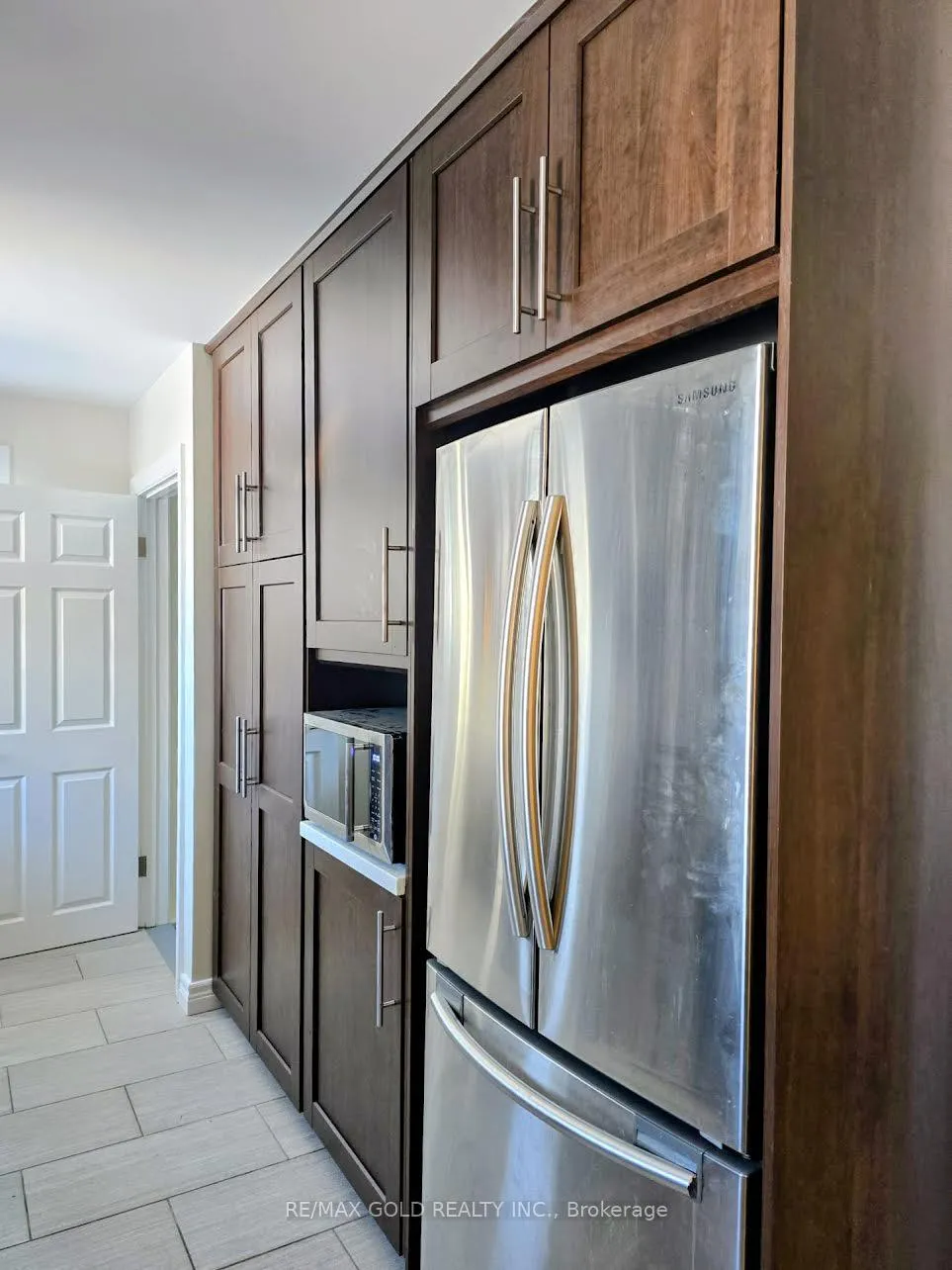 Photo 3 of 10512 Trafalgar Road, Halton Hills, Rural Halton Hills — HOMEH