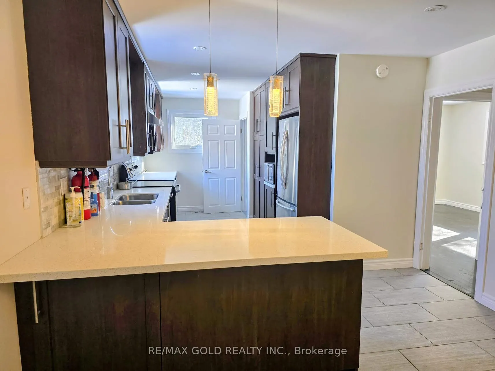 Photo 5 of 10512 Trafalgar Road, Halton Hills, Rural Halton Hills — HOMEH