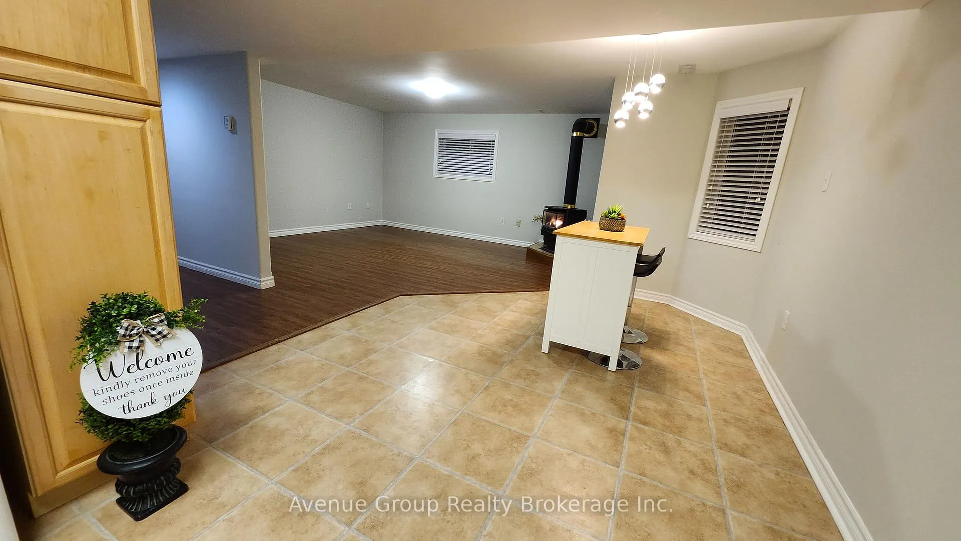 Photo 2 of Unit Lower, 124 Brown Wood Drive, Barrie, Little Lake — HOMEH