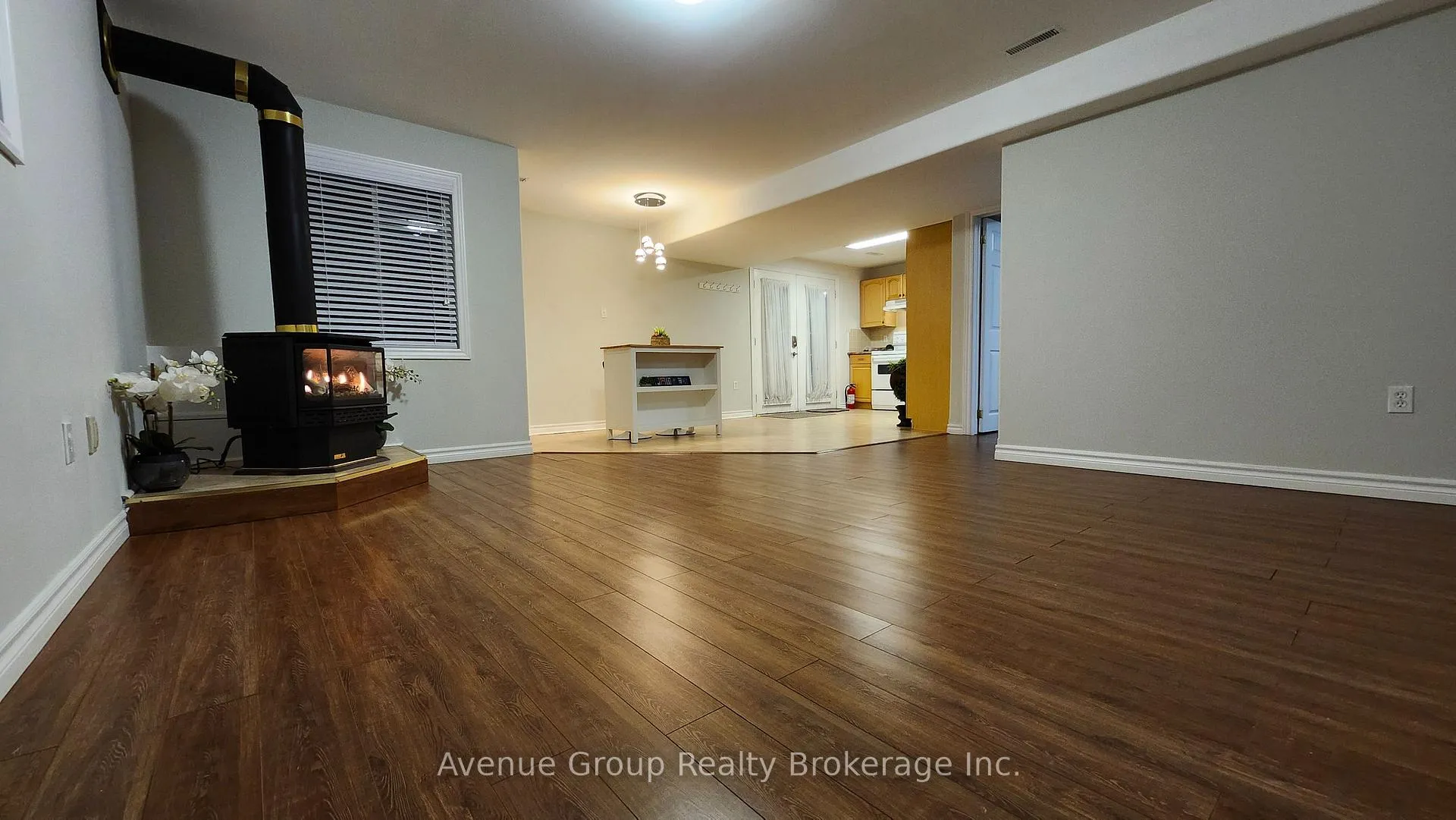 Photo 3 of Unit Lower, 124 Brown Wood Drive, Barrie, Little Lake — HOMEH