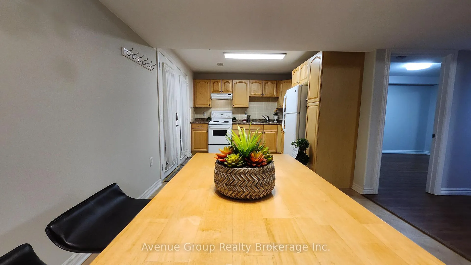 Photo 6 of Unit Lower, 124 Brown Wood Drive, Barrie, Little Lake — HOMEH