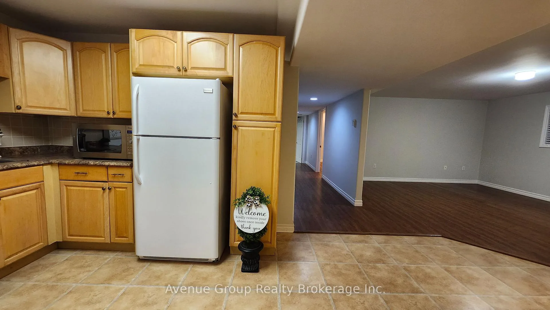 Photo 8 of Unit Lower, 124 Brown Wood Drive, Barrie, Little Lake — HOMEH