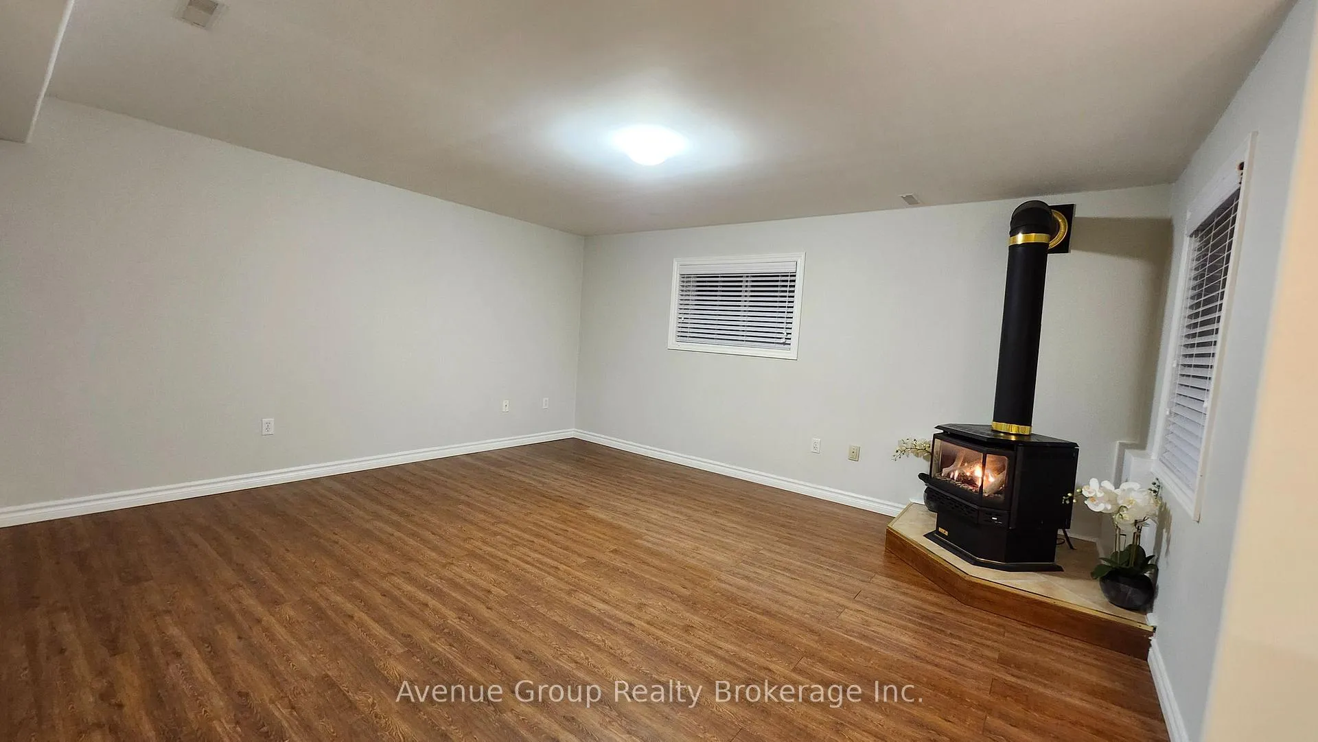 Photo 11 of Unit Lower, 124 Brown Wood Drive, Barrie, Little Lake — HOMEH