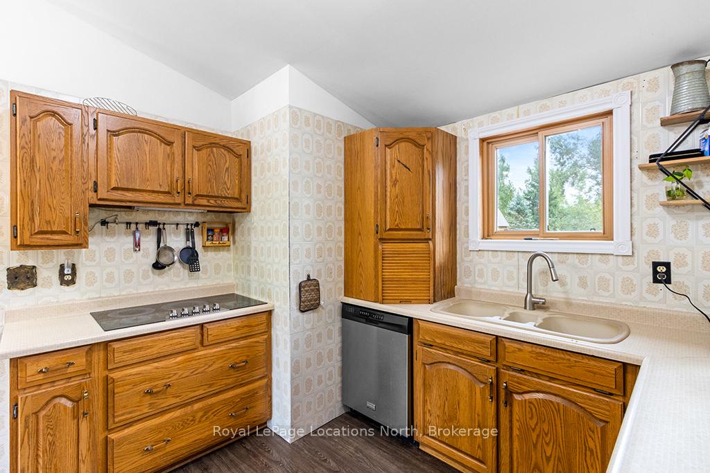 Photo 11 of 163 John Street, Meaford — HOMEH