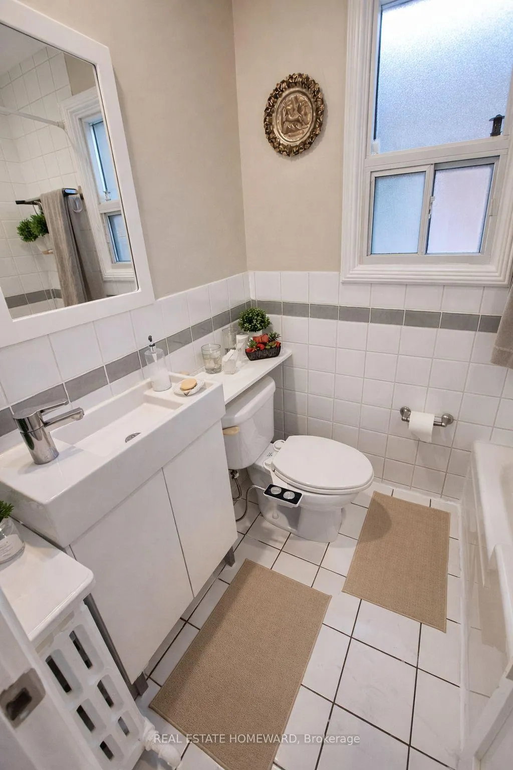 Photo 6 of 408 O'connor Drive, Toronto, East York — HOMEH