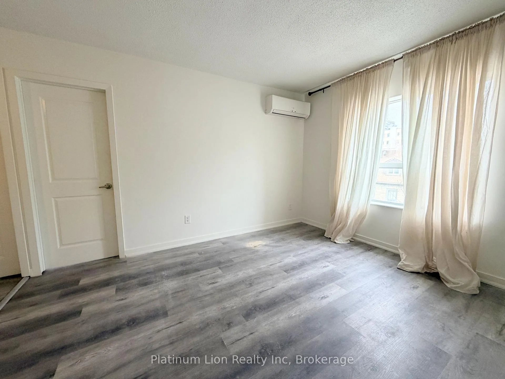 Photo 3 of Unit 6, 120 Charles Street, Hamilton, Durand — HOMEH