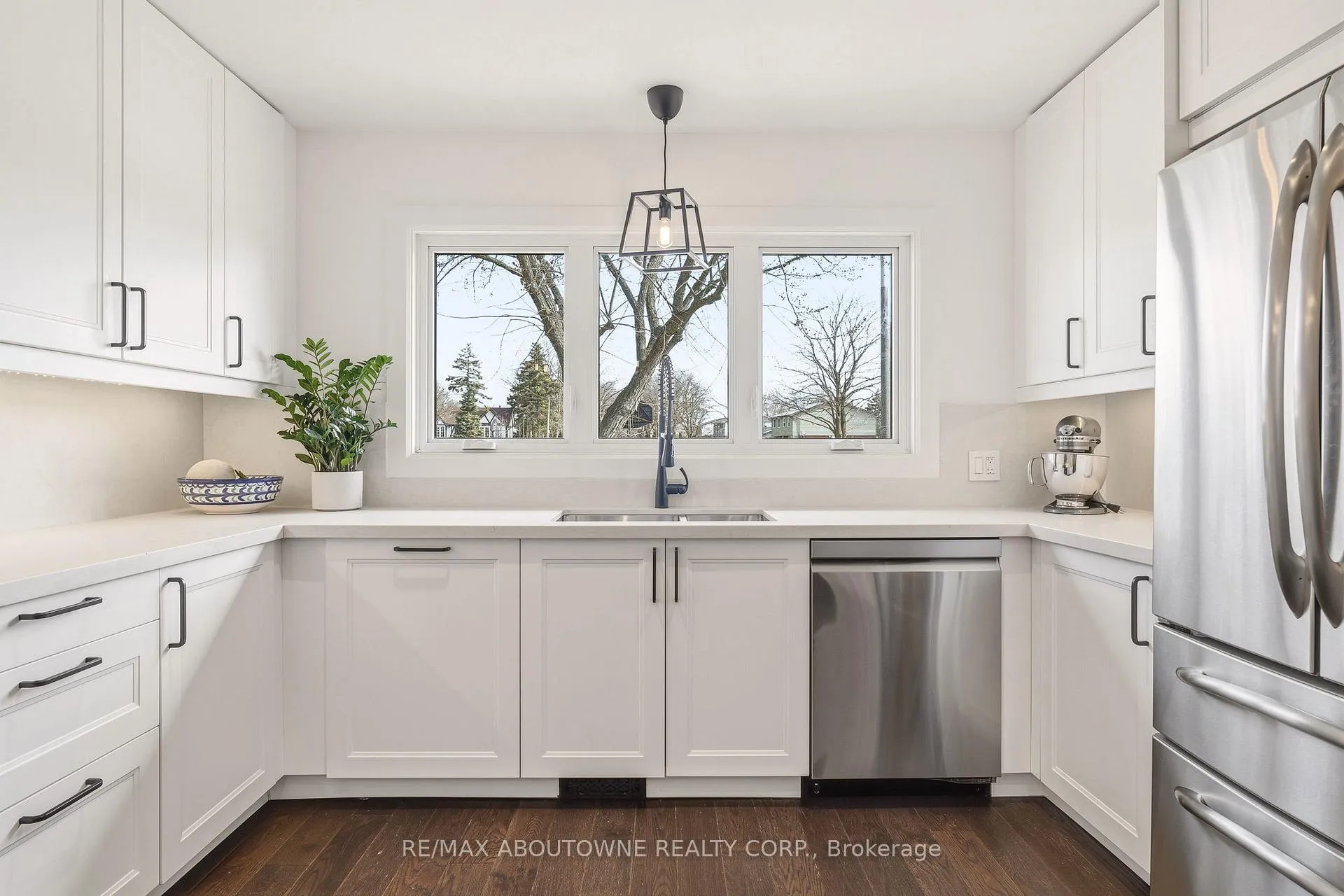 Photo 6 of 616 Kilbirnie Place, Burlington, Shoreacres — HOMEH