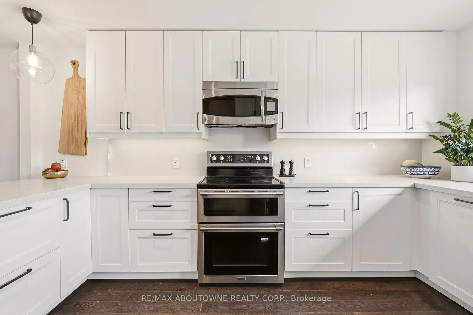 Photo 7 of 616 Kilbirnie Place, Burlington, Shoreacres — HOMEH