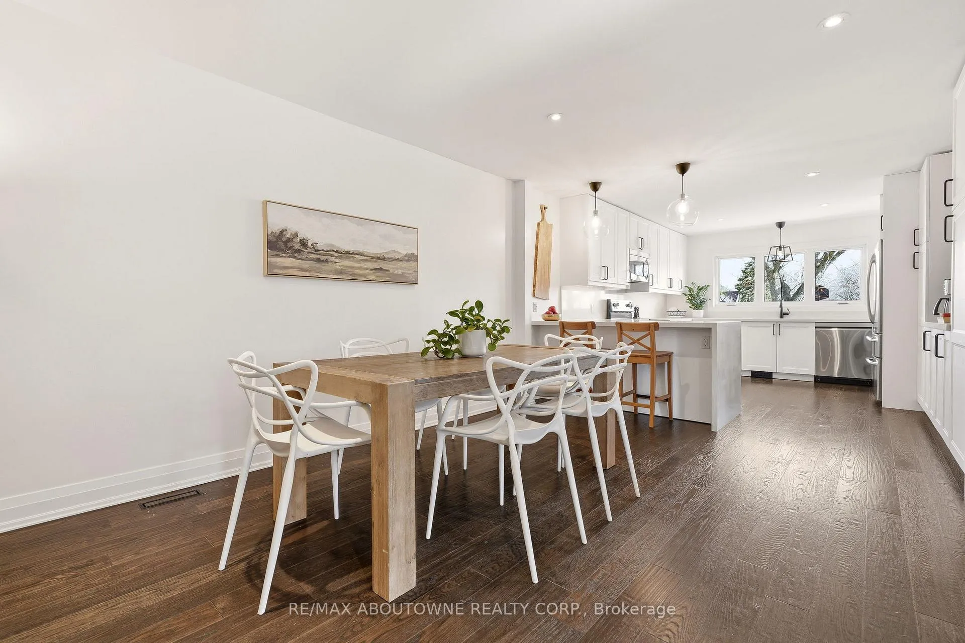 Photo 13 of 616 Kilbirnie Place, Burlington, Shoreacres — HOMEH