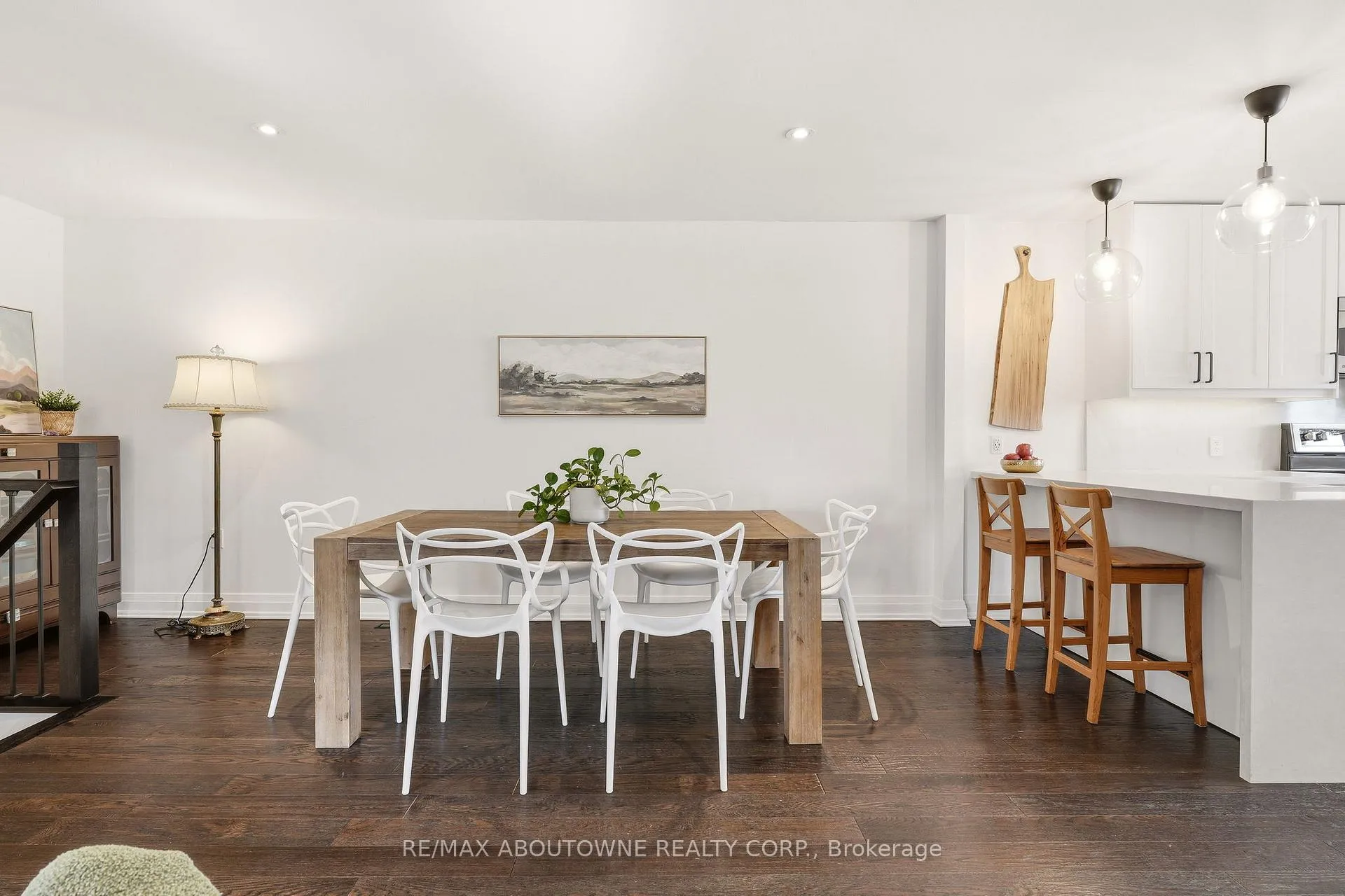 Photo 14 of 616 Kilbirnie Place, Burlington, Shoreacres — HOMEH