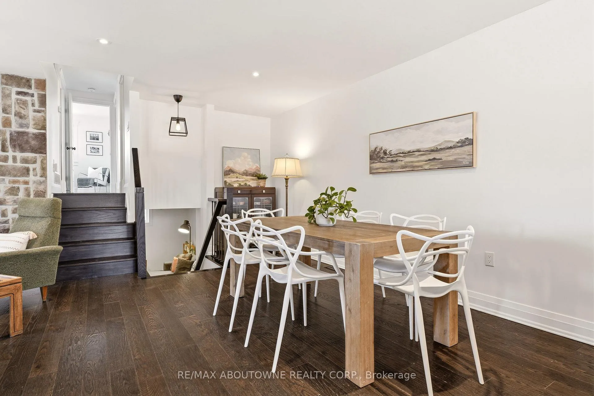 Photo 15 of 616 Kilbirnie Place, Burlington, Shoreacres — HOMEH