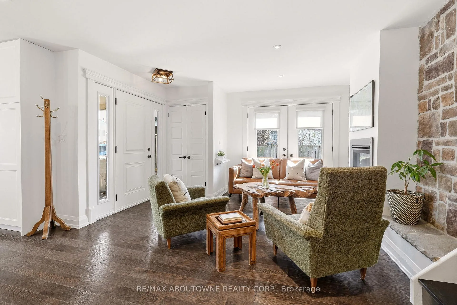 Photo 16 of 616 Kilbirnie Place, Burlington, Shoreacres — HOMEH
