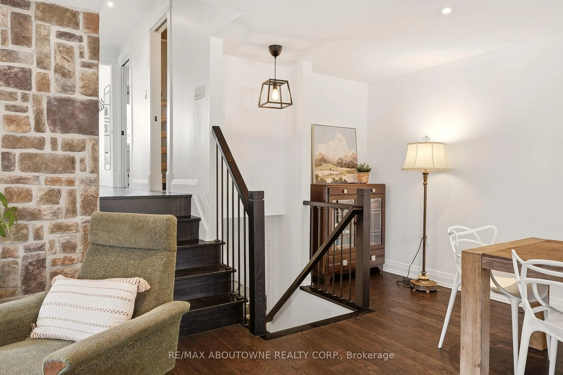 Photo 19 of 616 Kilbirnie Place, Burlington, Shoreacres — HOMEH