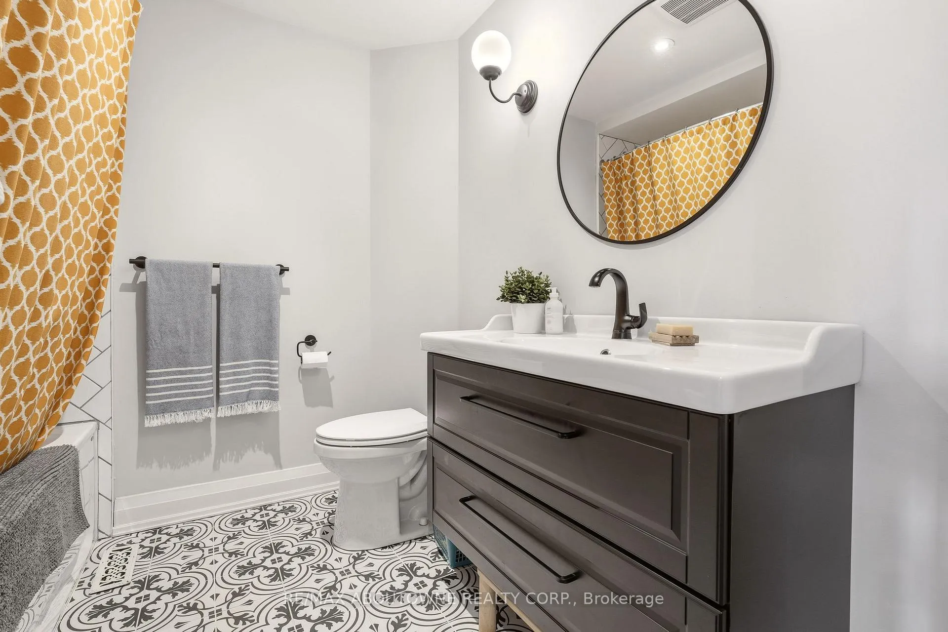 Photo 20 of 616 Kilbirnie Place, Burlington, Shoreacres — HOMEH