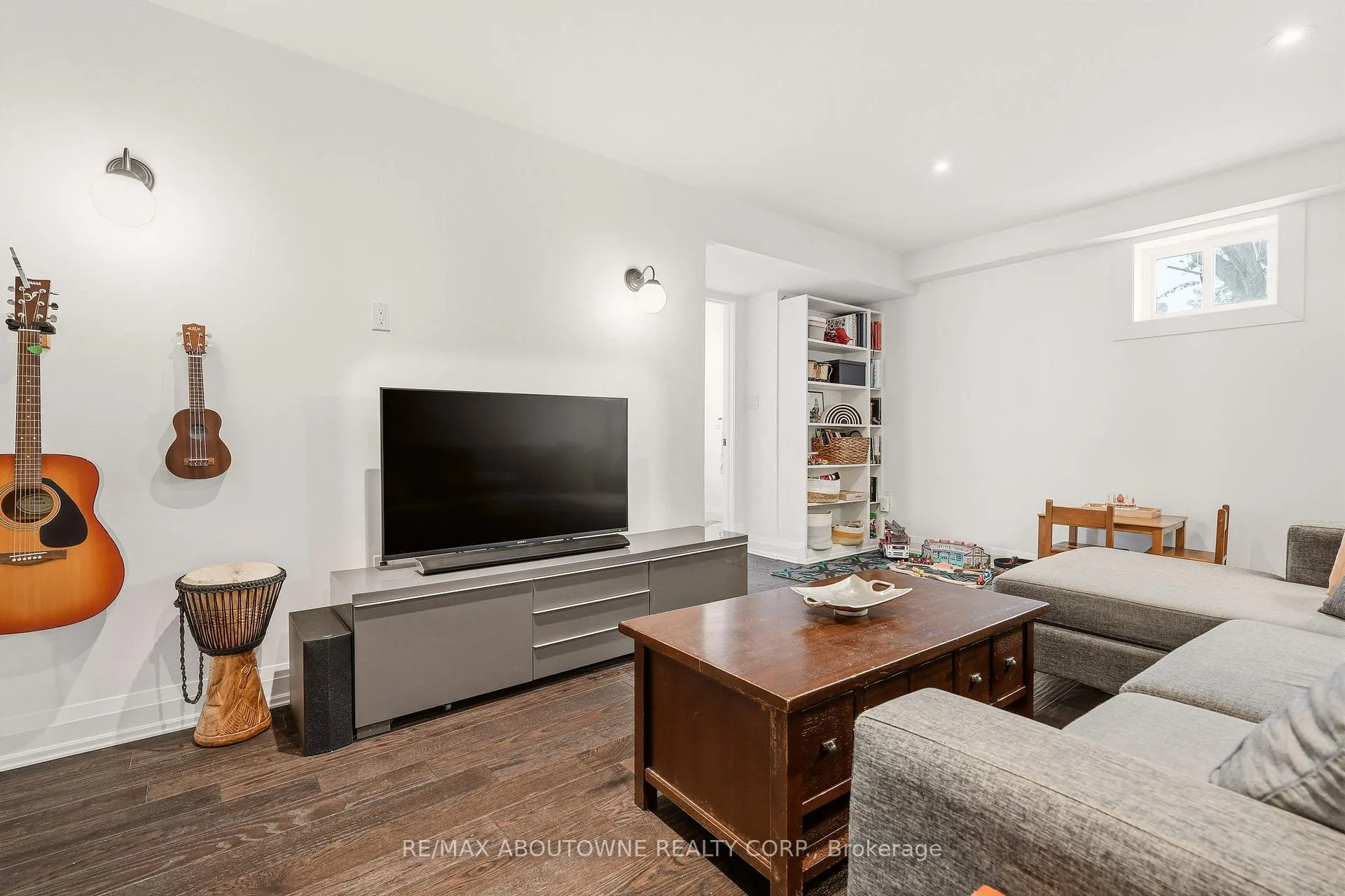 Photo 27 of 616 Kilbirnie Place, Burlington, Shoreacres — HOMEH