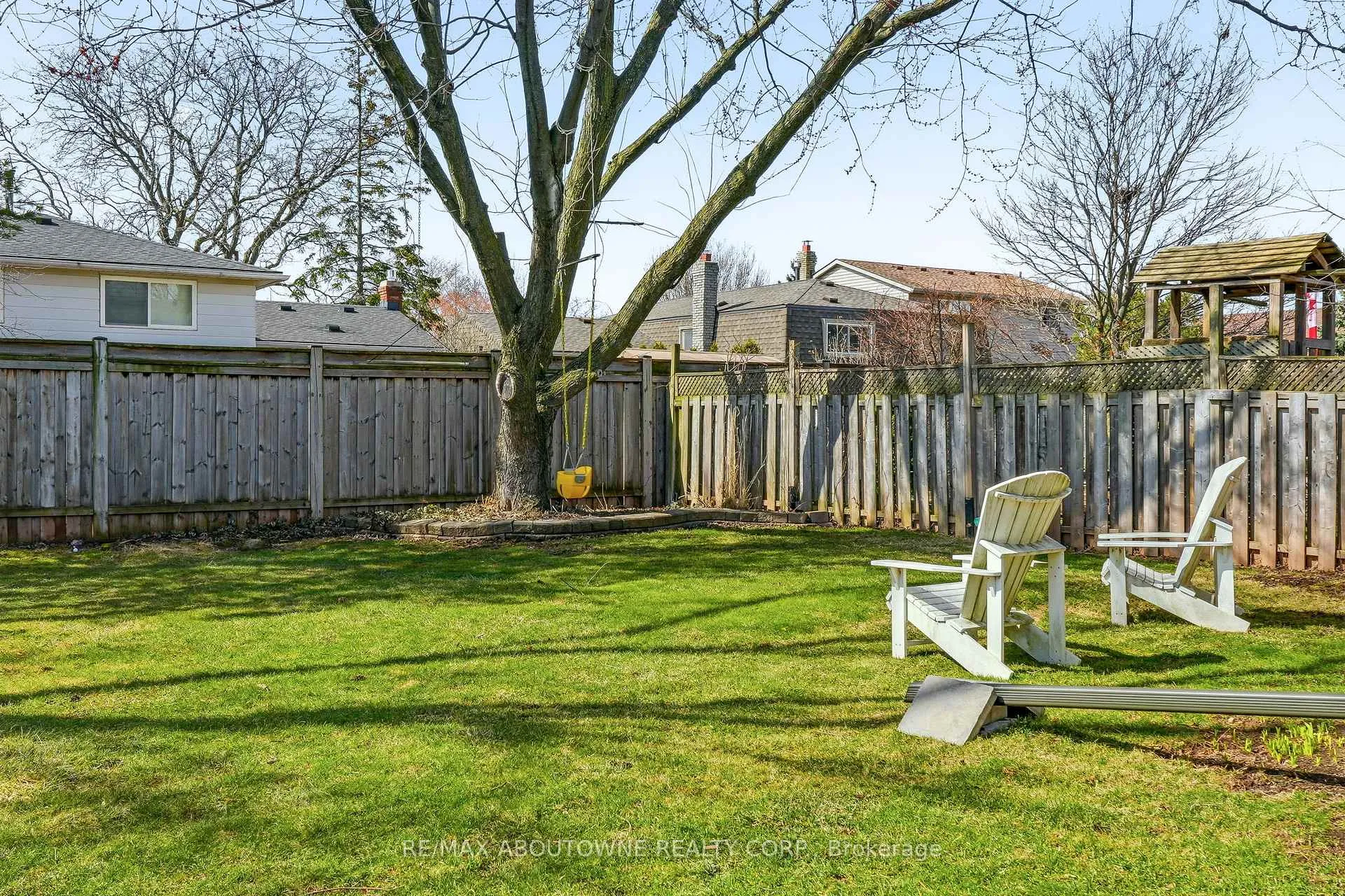 Photo 33 of 616 Kilbirnie Place, Burlington, Shoreacres — HOMEH