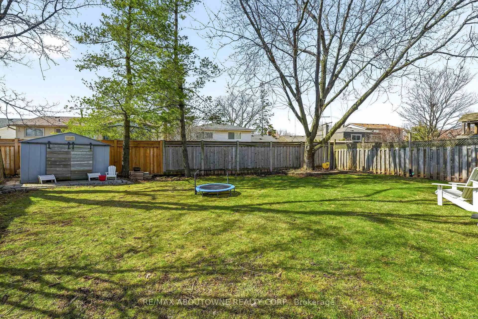 Photo 35 of 616 Kilbirnie Place, Burlington, Shoreacres — HOMEH
