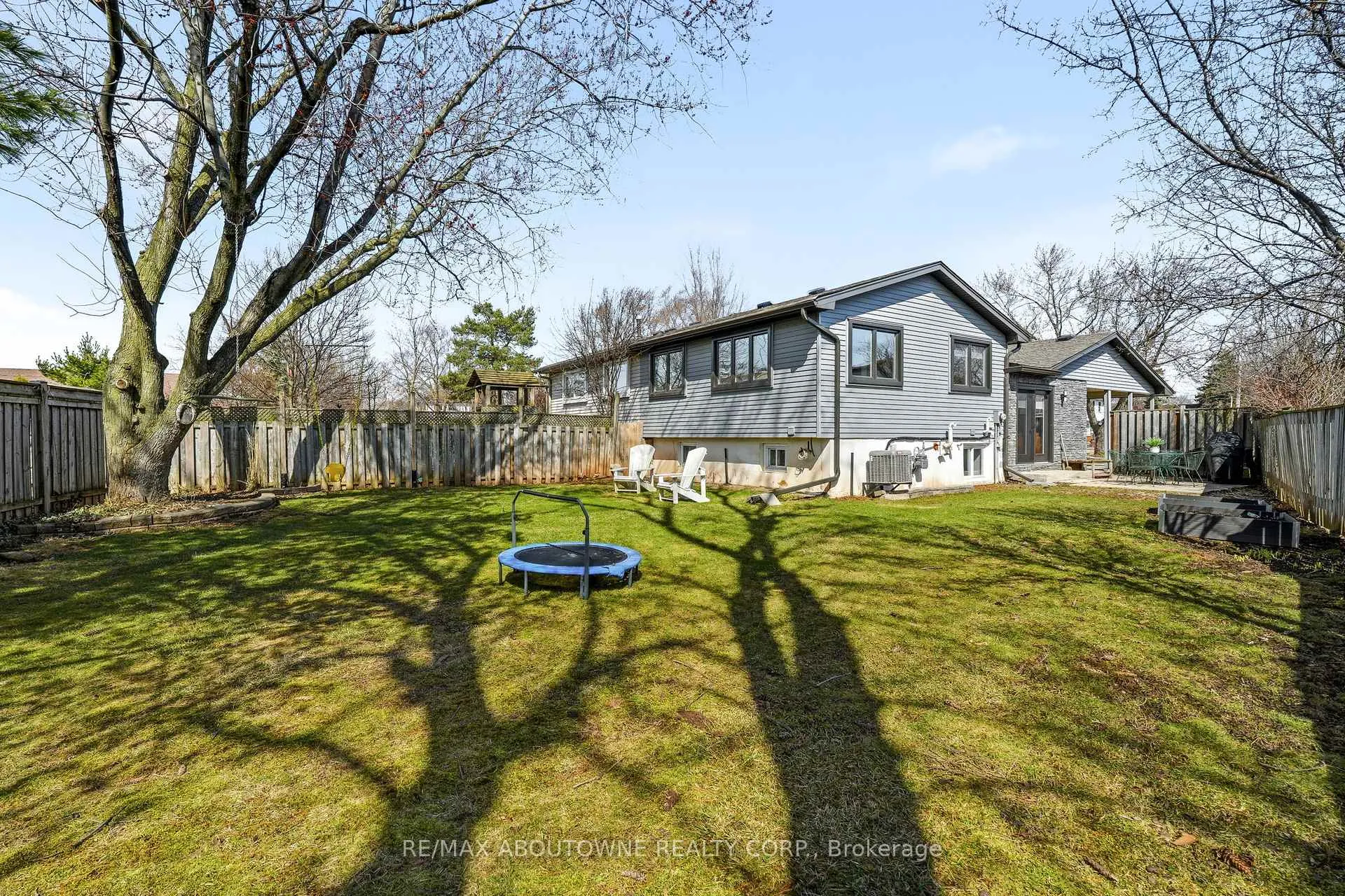 Photo 37 of 616 Kilbirnie Place, Burlington, Shoreacres — HOMEH
