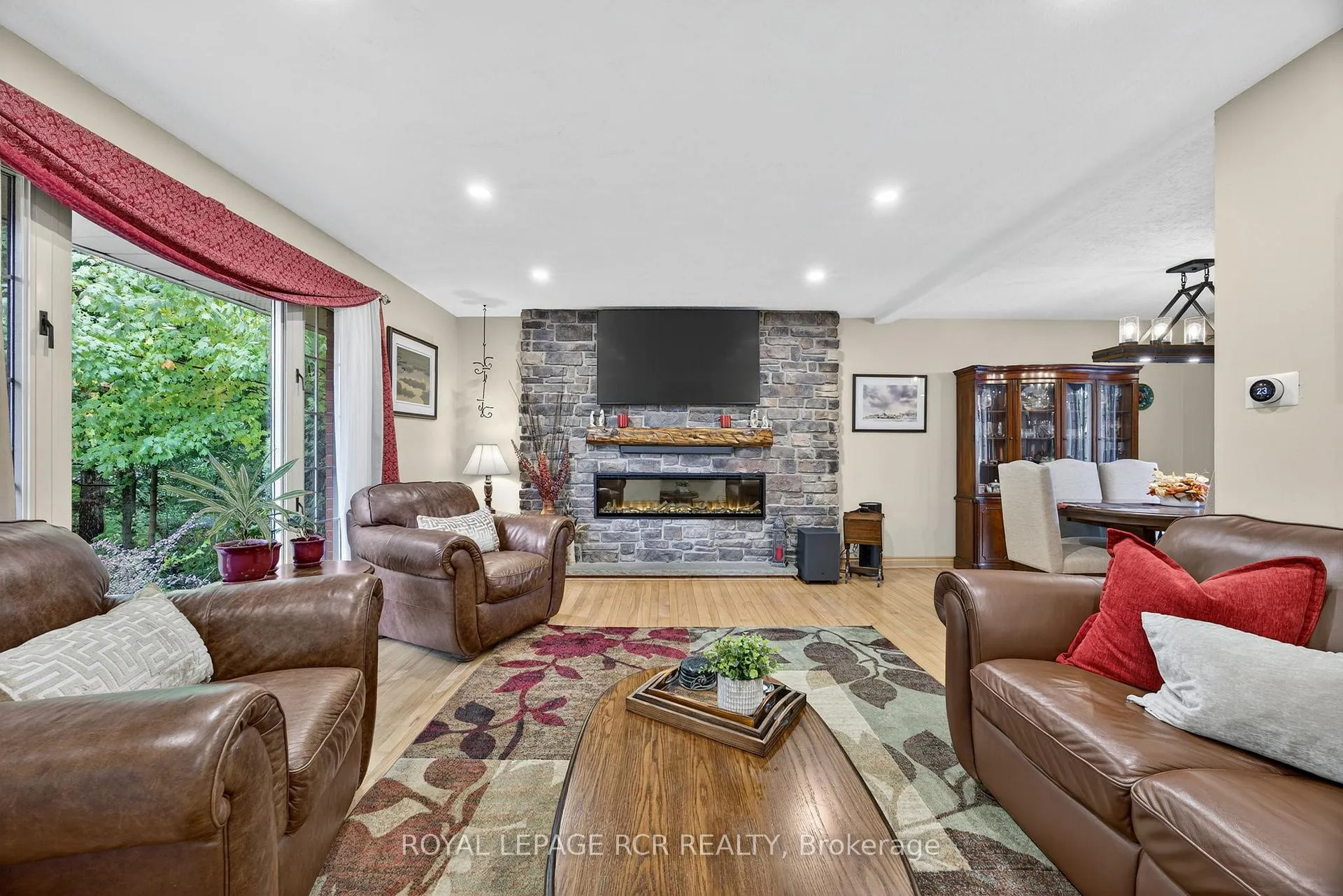 Photo 7 of 88 Walker Road W, Caledon, Caledon East — HOMEH