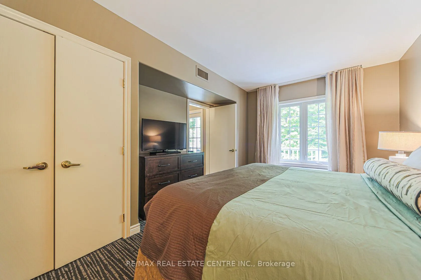 Photo 17 of Unit 2228, 90 Highland Drive, Oro-Medonte, Horseshoe Valley — HOMEH