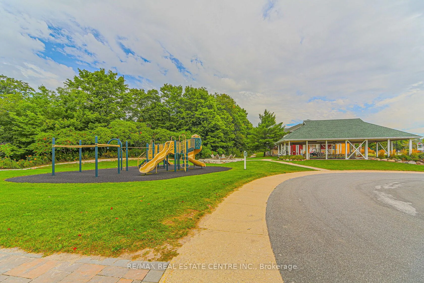 Photo 31 of Unit 2228, 90 Highland Drive, Oro-Medonte, Horseshoe Valley — HOMEH