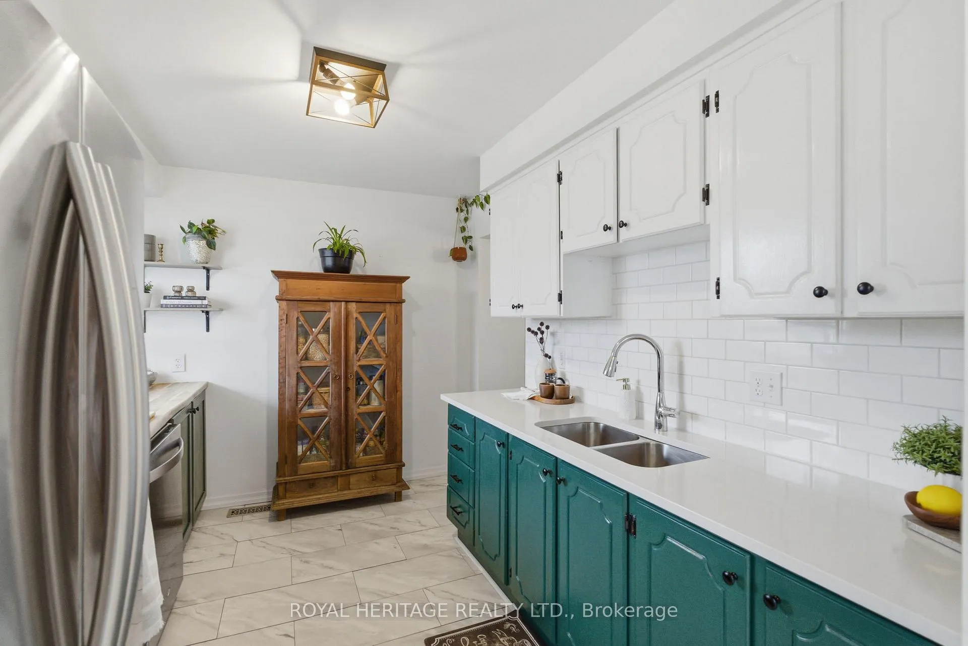 Photo 5 of Unit 9, 740 Chamberlain Street, Peterborough, Otonabee Ward 1 — HOMEH