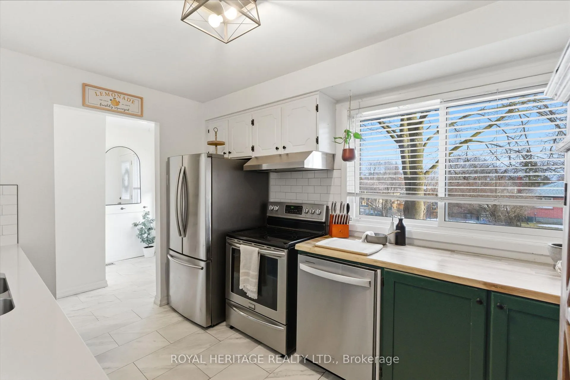 Photo 9 of Unit 9, 740 Chamberlain Street, Peterborough, Otonabee Ward 1 — HOMEH
