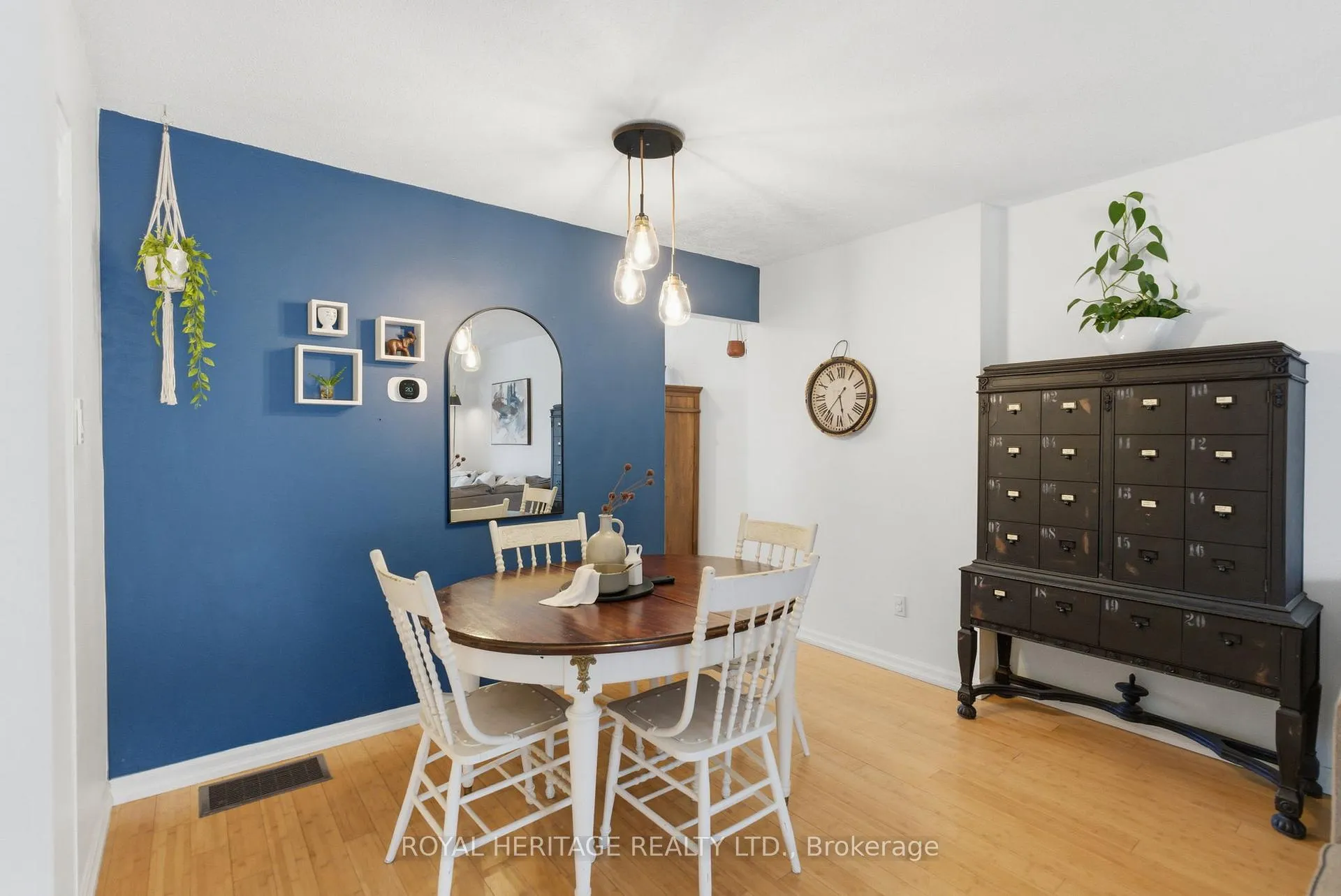 Photo 13 of Unit 9, 740 Chamberlain Street, Peterborough, Otonabee Ward 1 — HOMEH