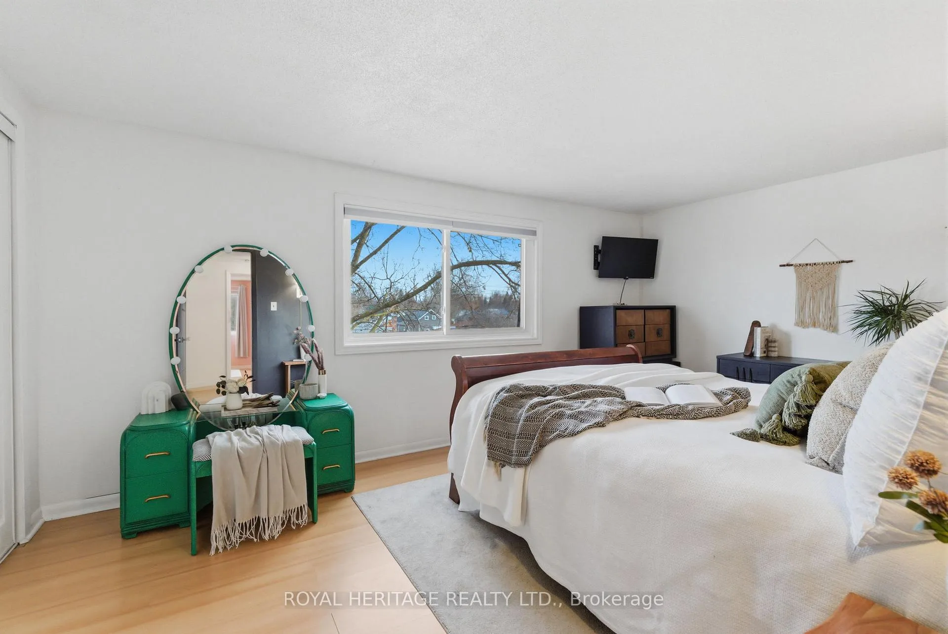 Photo 24 of Unit 9, 740 Chamberlain Street, Peterborough, Otonabee Ward 1 — HOMEH
