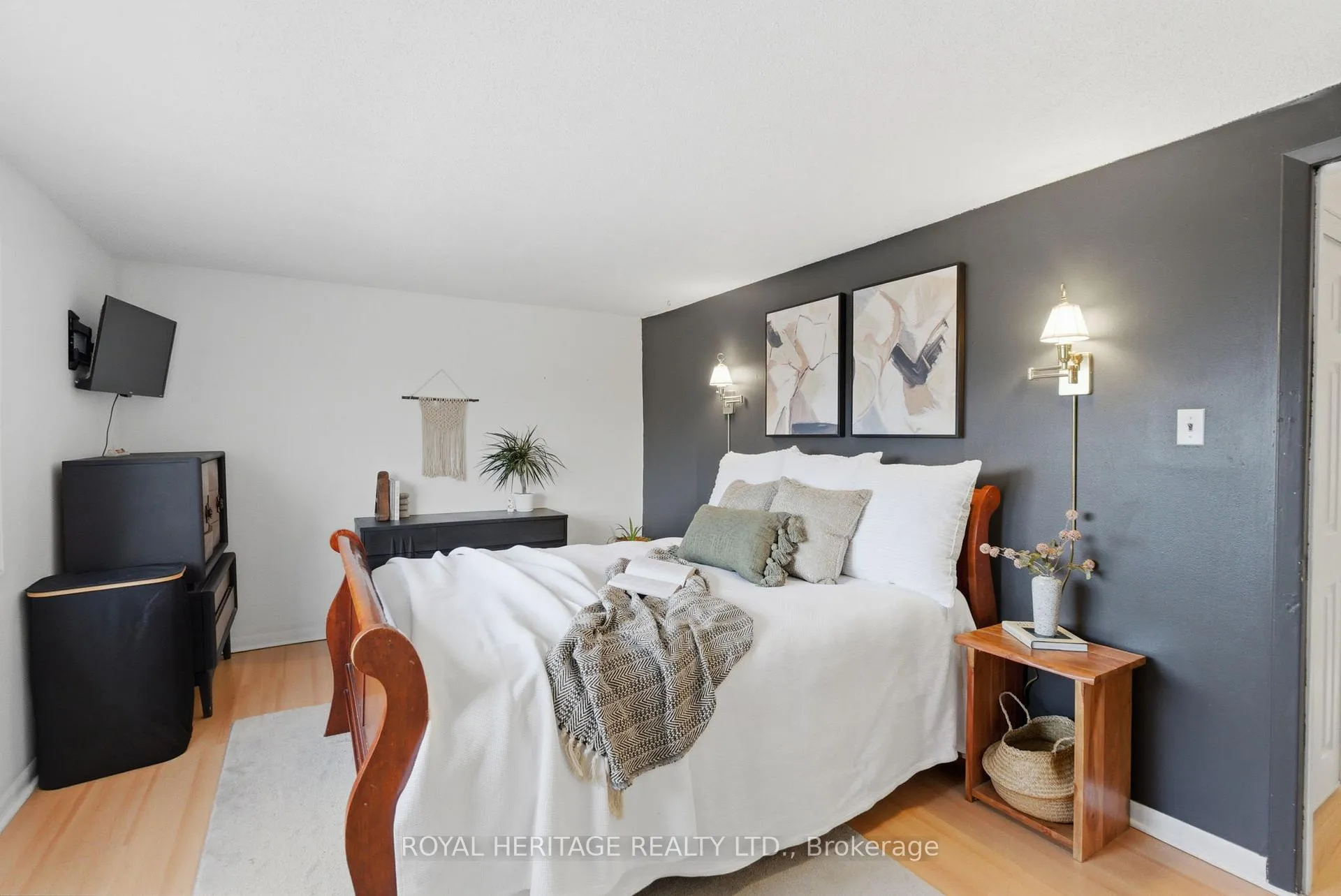 Photo 25 of Unit 9, 740 Chamberlain Street, Peterborough, Otonabee Ward 1 — HOMEH