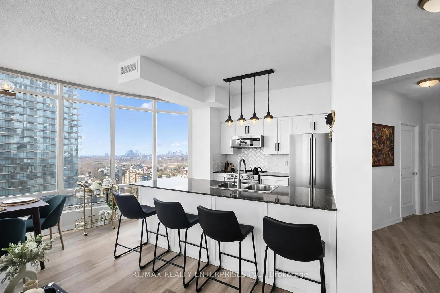 Photo 6 of Unit 1810, 15 Windermere Avenue, Toronto, High Park-Swansea — HOMEH