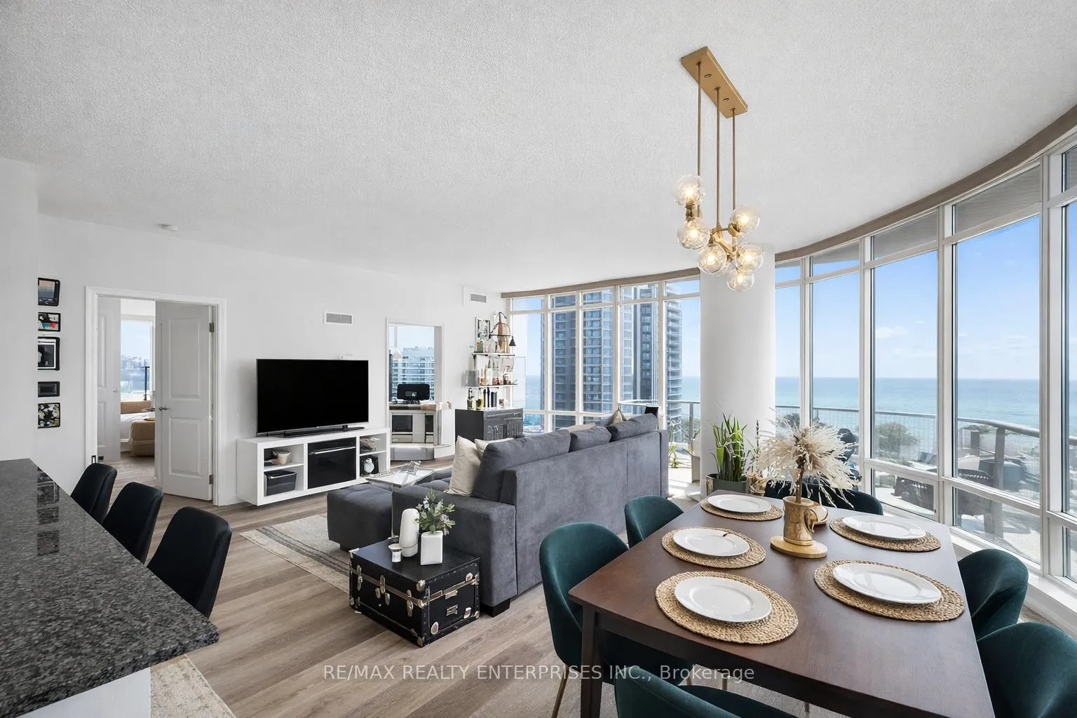 Photo 7 of Unit 1810, 15 Windermere Avenue, Toronto, High Park-Swansea — HOMEH