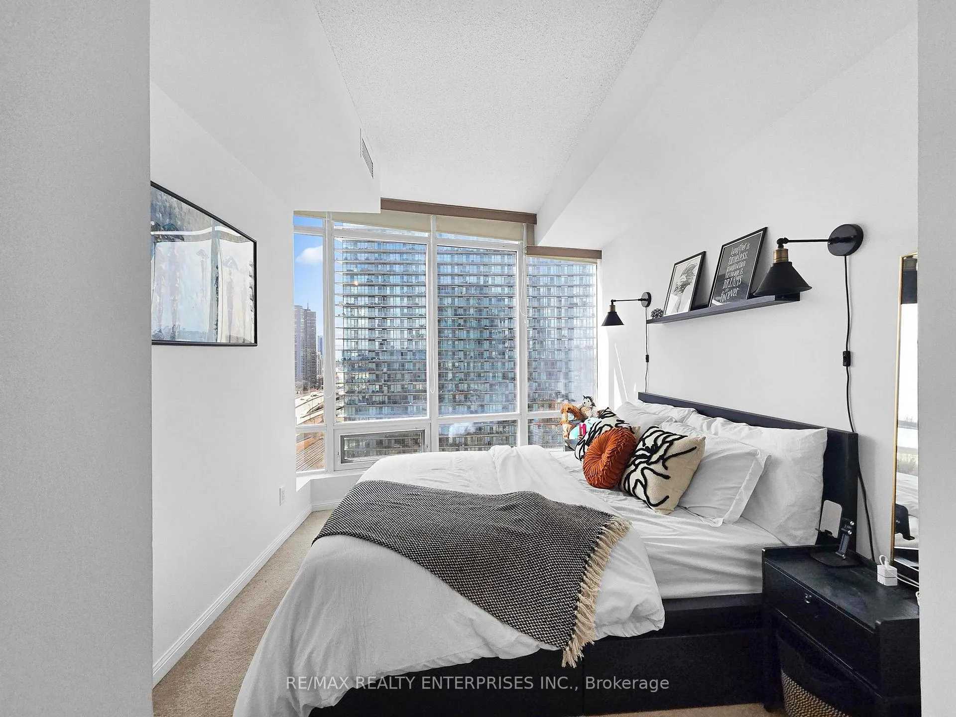 Photo 10 of Unit 1810, 15 Windermere Avenue, Toronto, High Park-Swansea — HOMEH