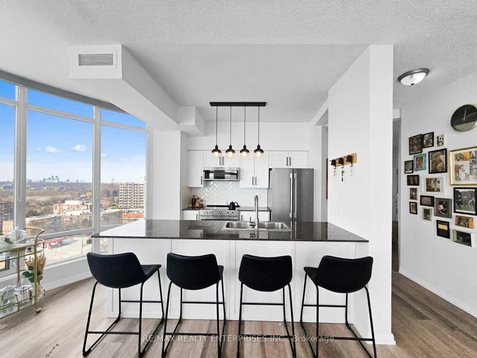 Photo 19 of Unit 1810, 15 Windermere Avenue, Toronto, High Park-Swansea — HOMEH