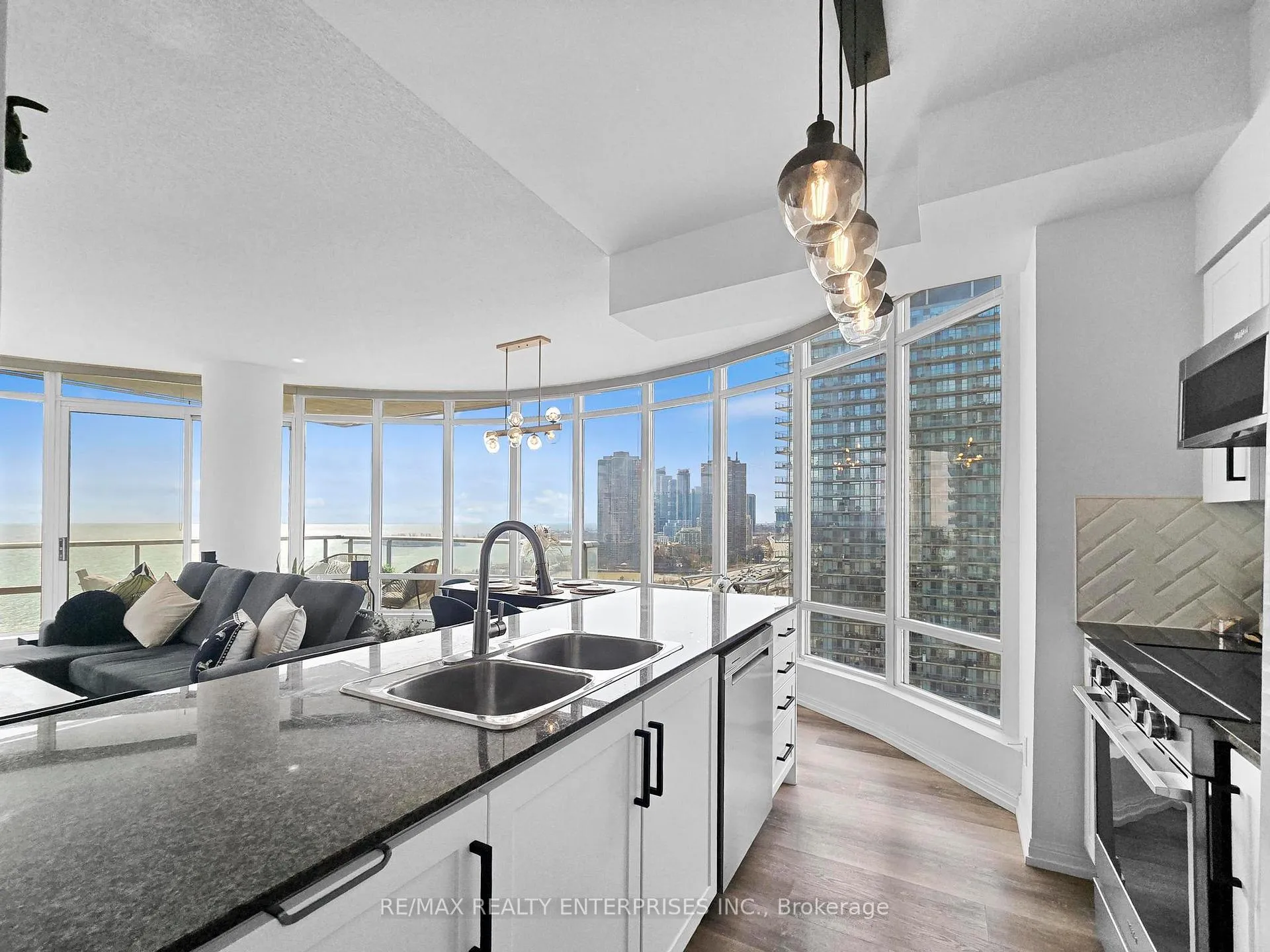 Photo 21 of Unit 1810, 15 Windermere Avenue, Toronto, High Park-Swansea — HOMEH