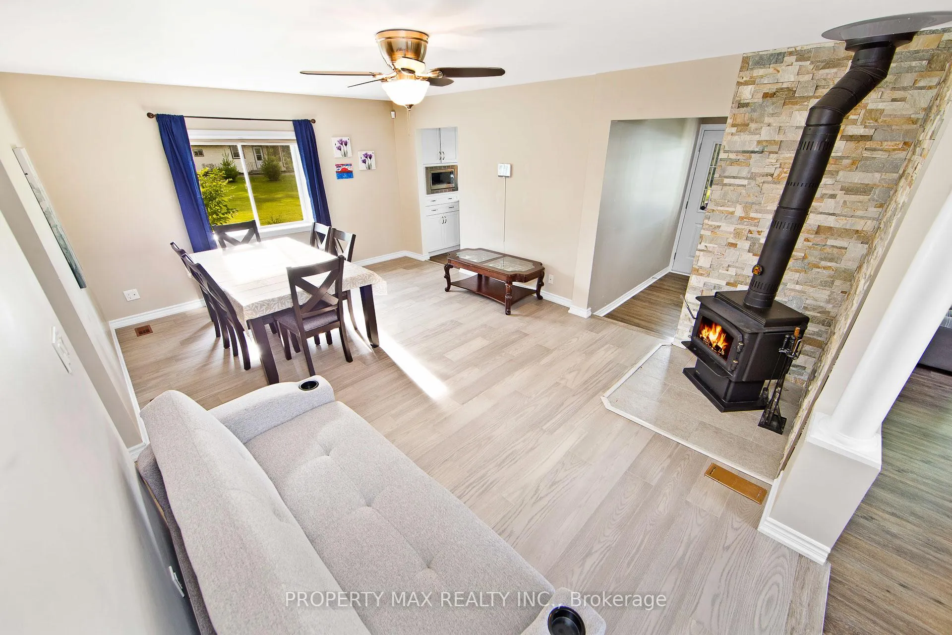 Photo 10 of 27 Rose Street, Quinte West, Murray Ward — HOMEH