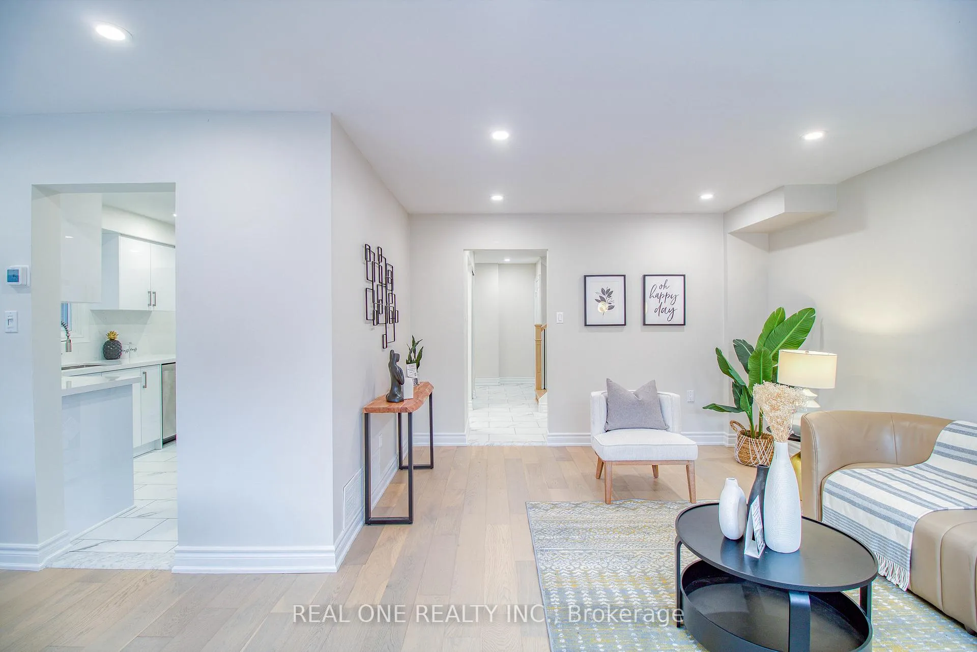 Photo 15 of 32 Charlton Avenue, Vaughan, Brownridge — HOMEH