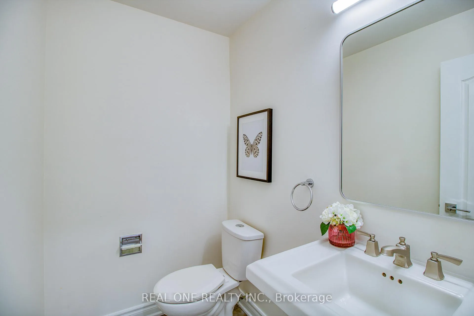 Photo 17 of 32 Charlton Avenue, Vaughan, Brownridge — HOMEH
