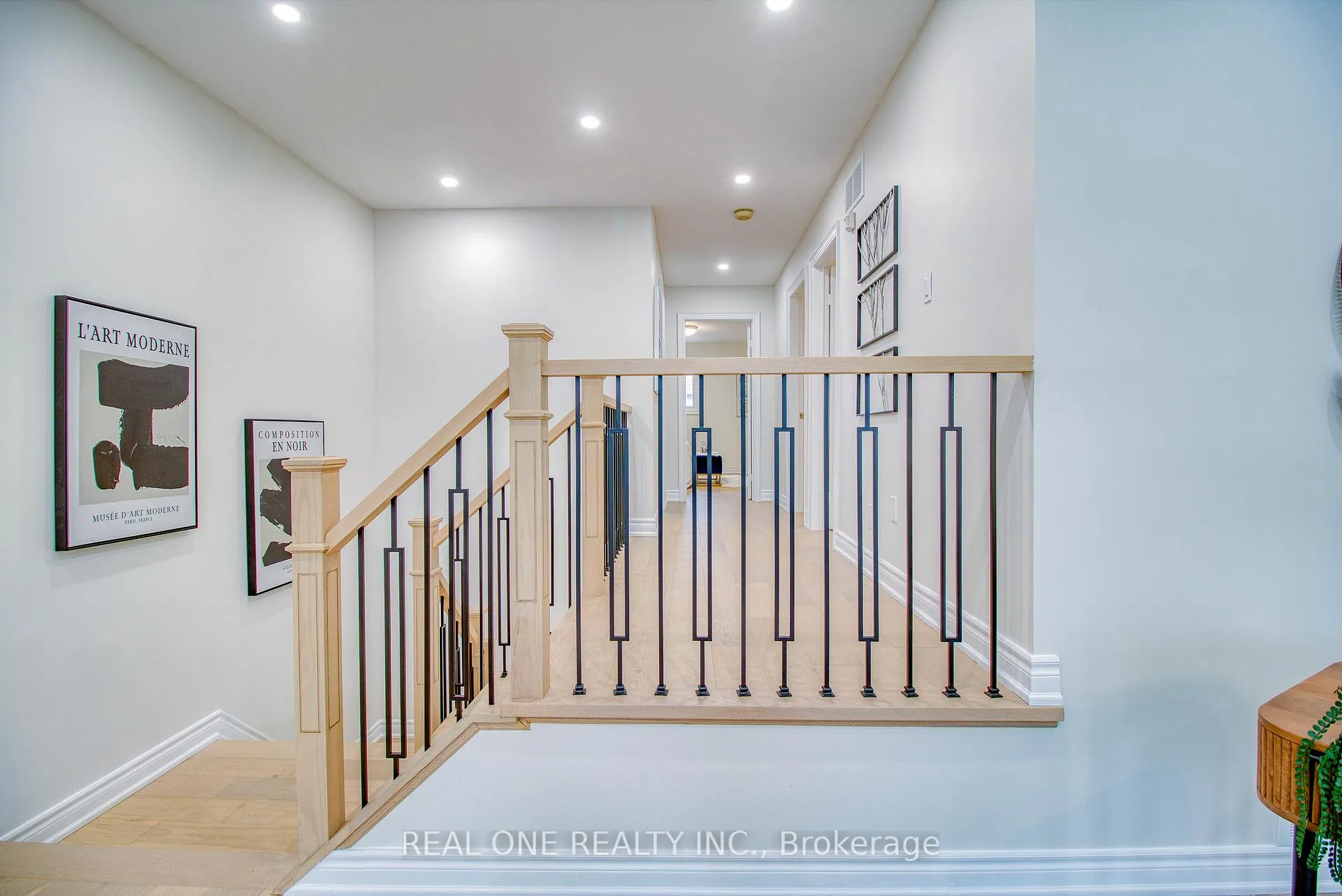 Photo 23 of 32 Charlton Avenue, Vaughan, Brownridge — HOMEH