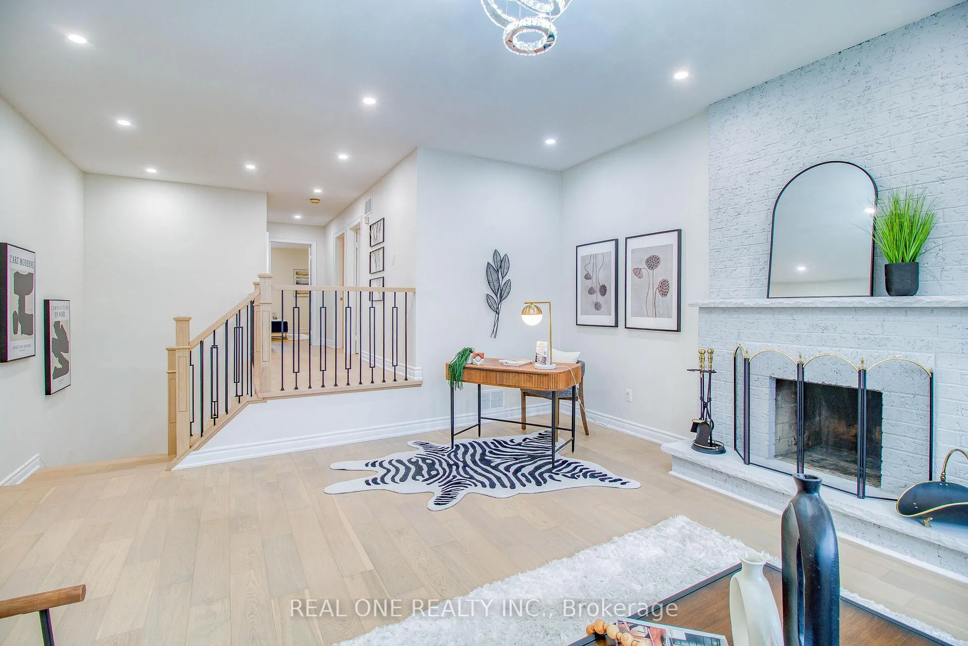 Photo 24 of 32 Charlton Avenue, Vaughan, Brownridge — HOMEH