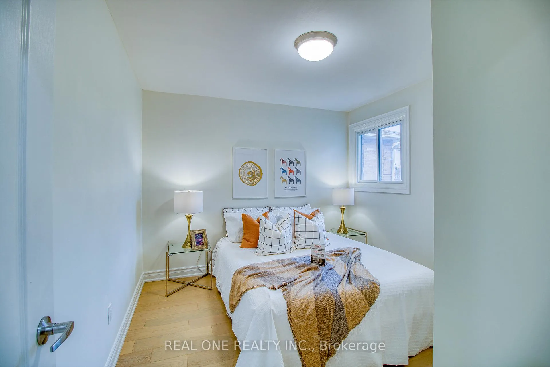 Photo 30 of 32 Charlton Avenue, Vaughan, Brownridge — HOMEH