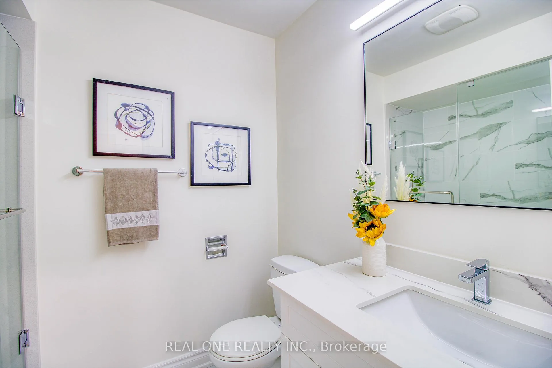 Photo 40 of 32 Charlton Avenue, Vaughan, Brownridge — HOMEH