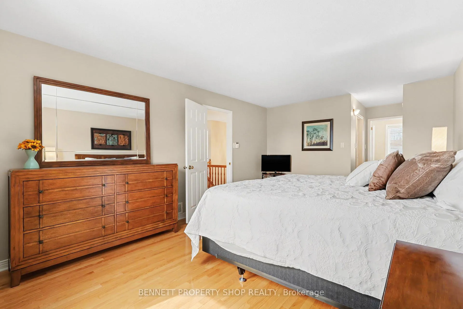 Photo 17 of 1476 Bourcier Drive, Ottawa, Bilberry Creek/Queenswood Heights — HOMEH