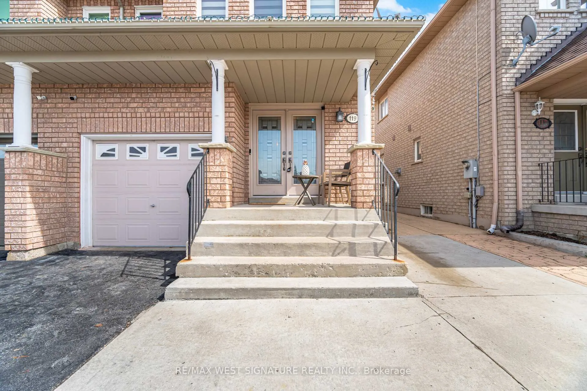 Photo 2 of 119 Castle Park Boulevard, Vaughan, Sonoma Heights — HOMEH