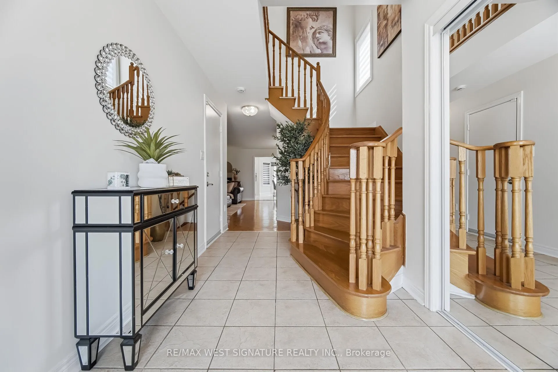 Photo 4 of 119 Castle Park Boulevard, Vaughan, Sonoma Heights — HOMEH